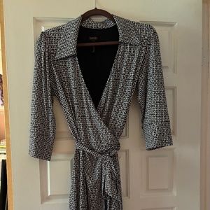 Laundry by Shelli Segal Collared Wrap Dress - Navy Blue and White Greek Key